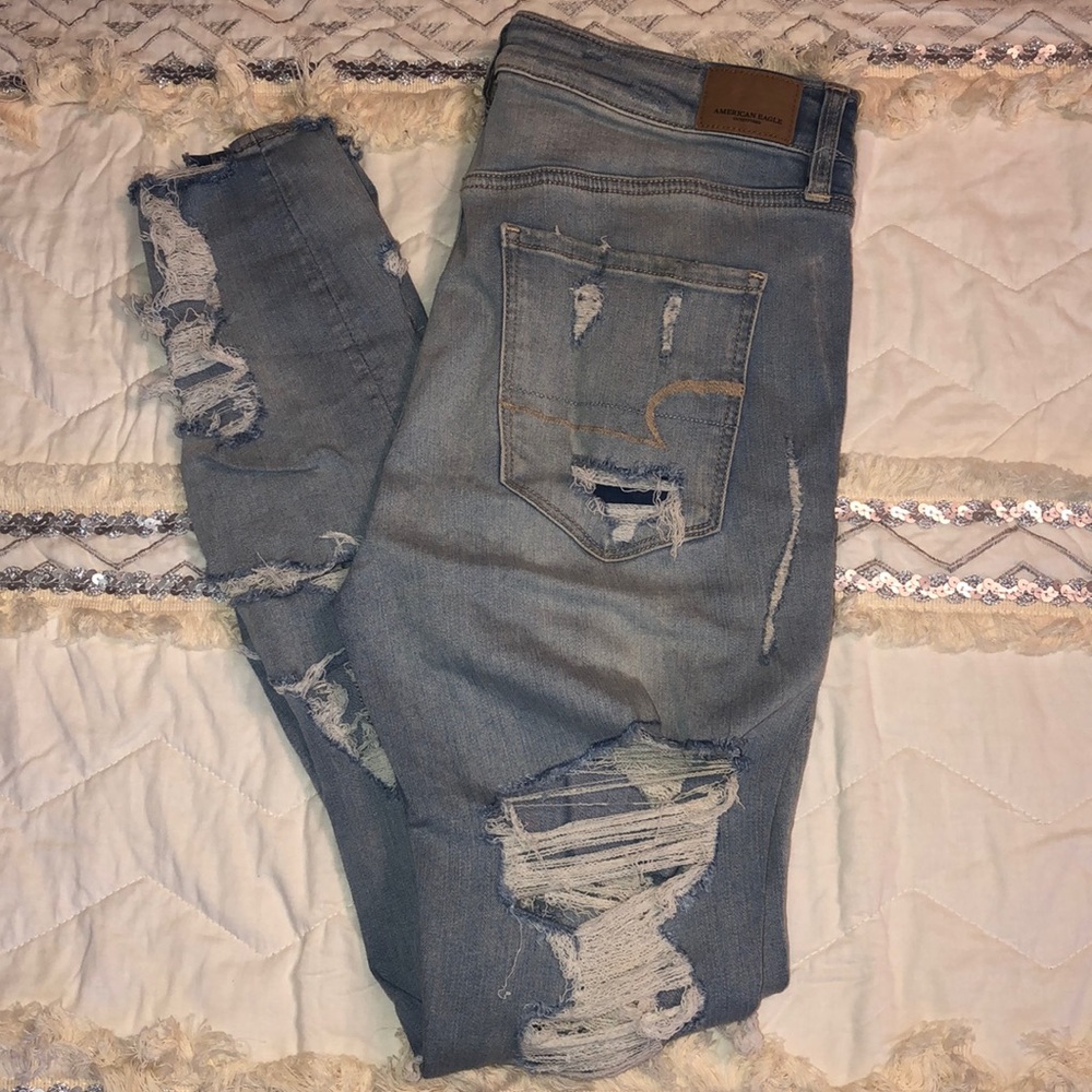 American Eagle Super Stretched Distressed Jeggings